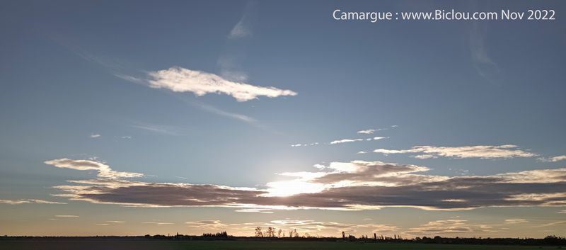 Le soleil d&eacute;cline sur la Camargue