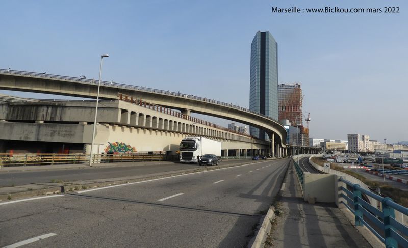 Marseille : Y va falloir rouler sur cette deux fois deux voies . Prions la bonne m&egrave;re et serrons les miches ..