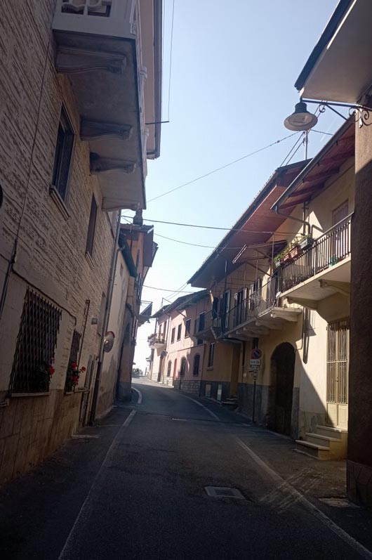 La petire route du val de Susa nous emène dans je jolis villages