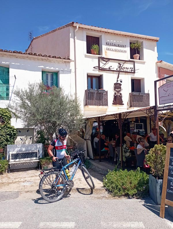 Nous jouons les gogos dans un restaurant de Bouzygues, mais ça était corec ..