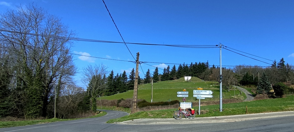 La Croix Régis ; Carrefour des routes