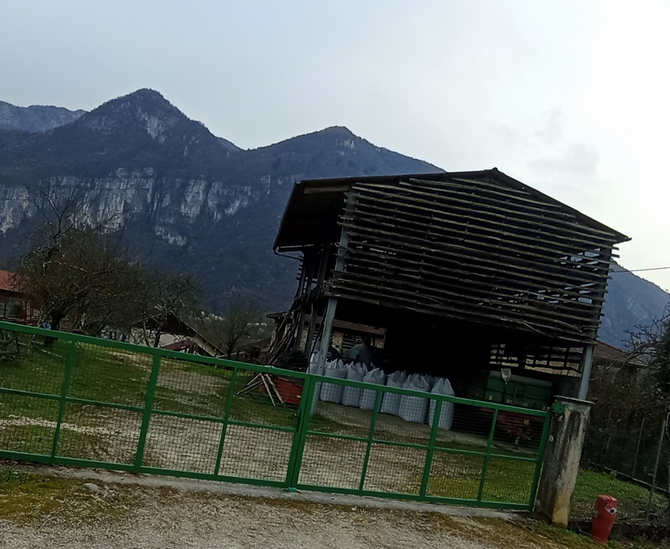 Séchoir à Noix, Vu à Vinay (Isère)