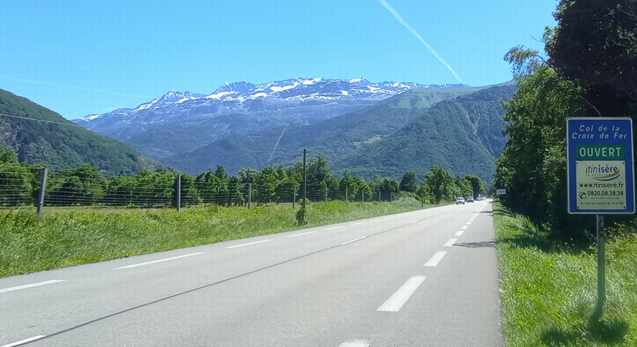 Non non nous n'irons pas au col de la croix de fer ..