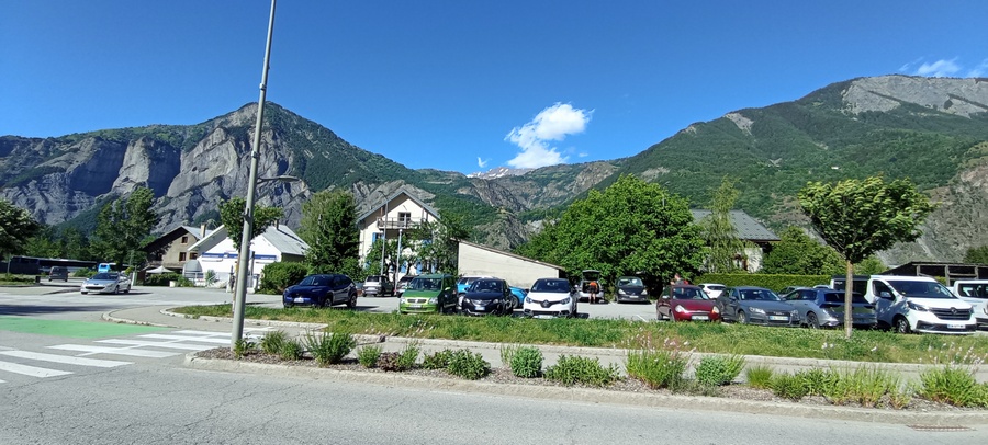 Bourg d'Oisans, vue sur la montée de l'alpe d'huez