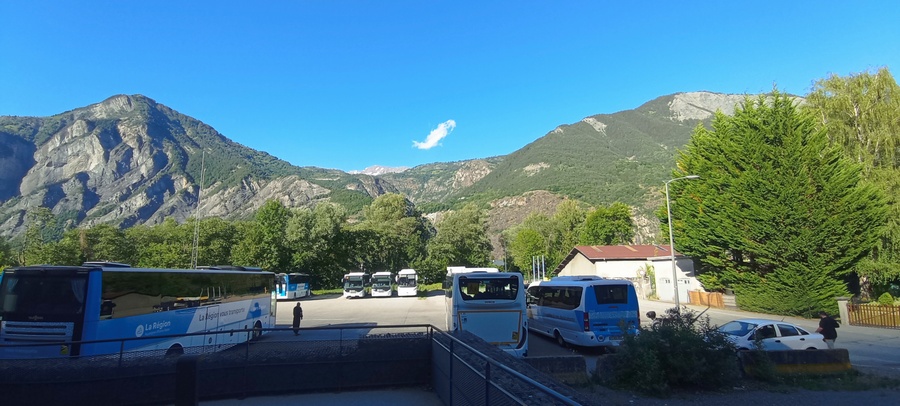 Base de bus à Bourg d'Oisans