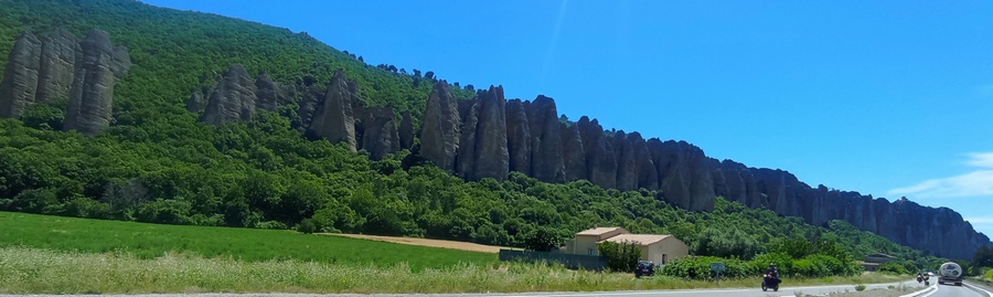 Les Mées