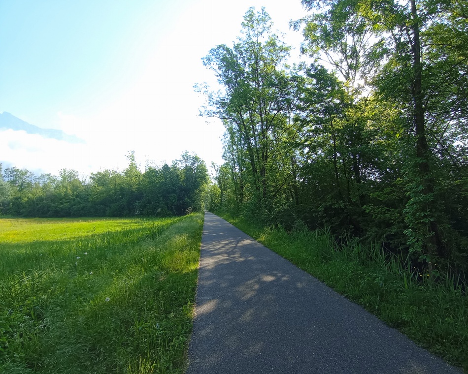 MontMélian : De nouveau sur la vélo-route dite V62 direction Albertville avec une belle confusion pour chambéry ..