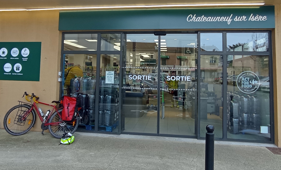 Ravitaillement à ChâteauNeuf sur Isère