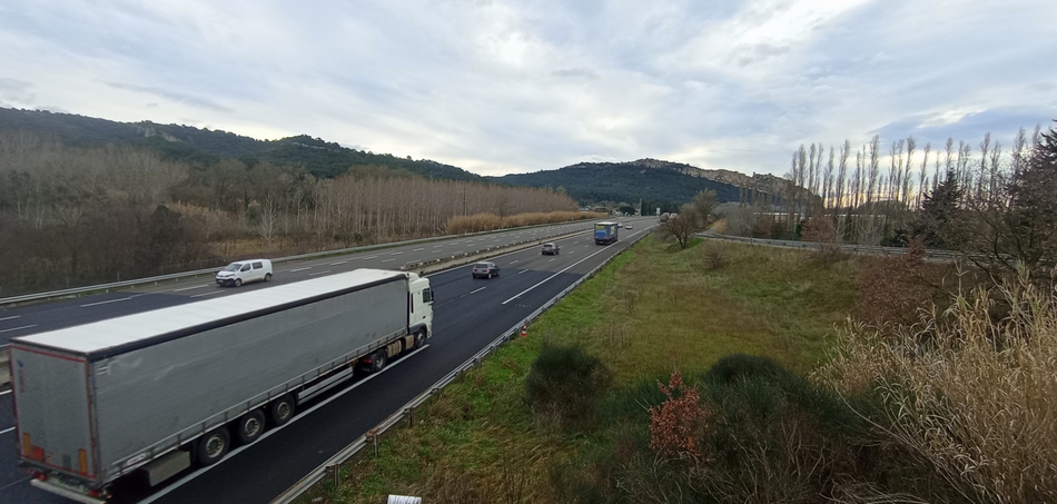Qu'il est doux de ne rien faire quand tout s'agite autour de vous : Autoroute A7, Mornas (Vaucluse)