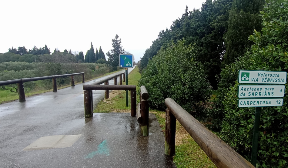 Sur Via-Venaissia ; petite bruine Vauclusiene, Ya dégun ! allez savoir pourquoi ..
