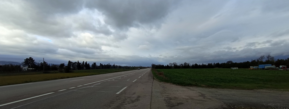 Sur la Nationale Sept ; Vent de face à 60 km/h, ce n'est plus du vélo, c'est du Masochisme