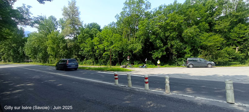 Piste-dite-cyclable-Pont-de-Gilly-Pas-indiqueetitle=Piste-dite-cyclable-Pont-de-Gilly-Pas-indiquee