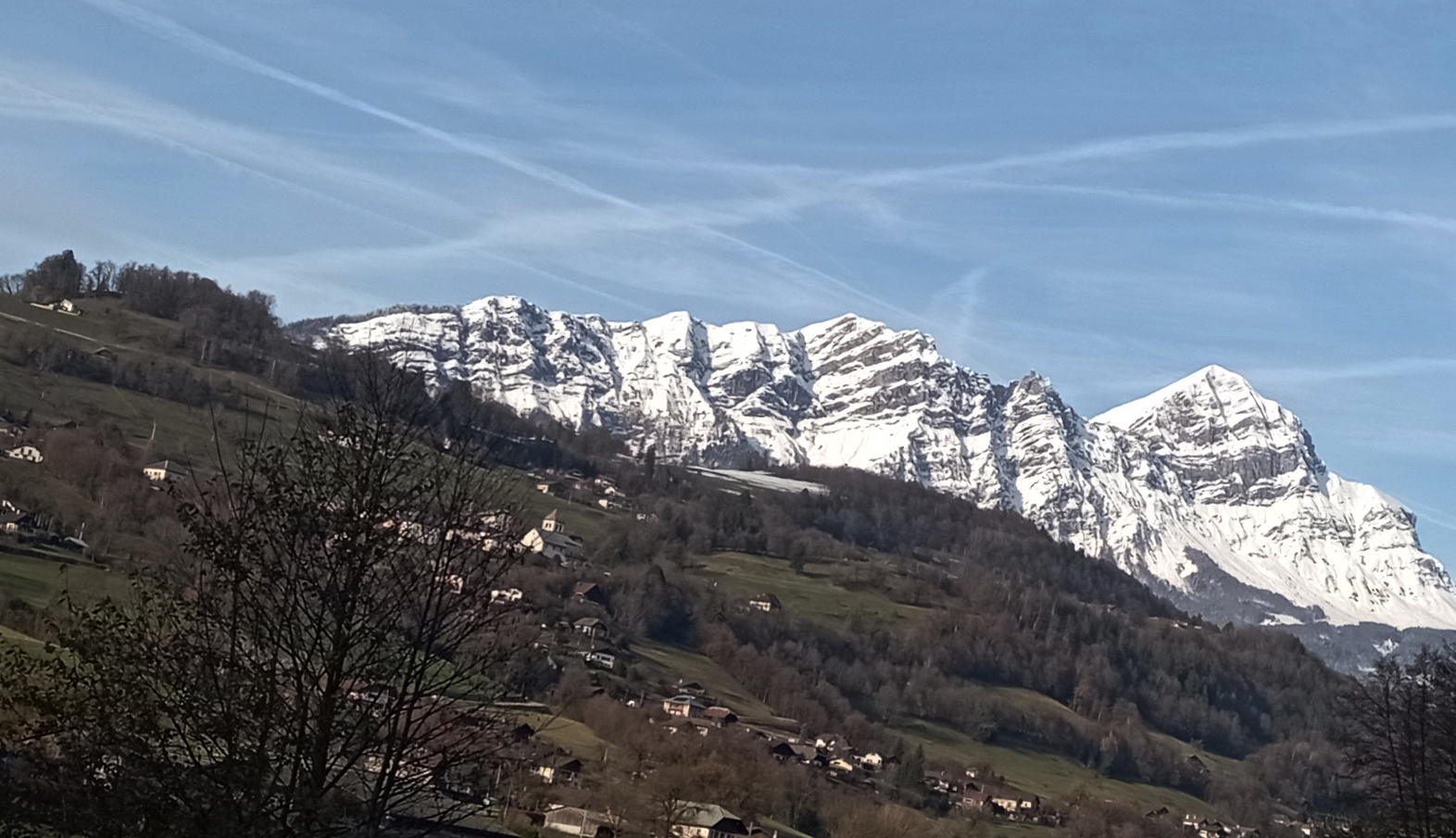 charvin-anneige-face-ugine-vu-depuis-marthodtitle=charvin-anneige-face-ugine-vu-depuis-marthod