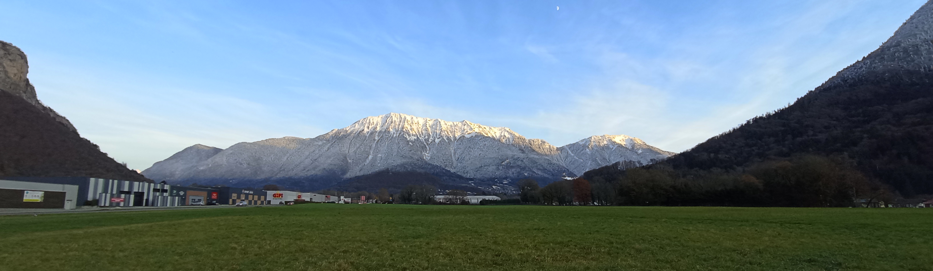 vue-dent-de-konsse-depuis-gare-de-gieztitle=vue-dent-de-konsse-depuis-gare-de-giez