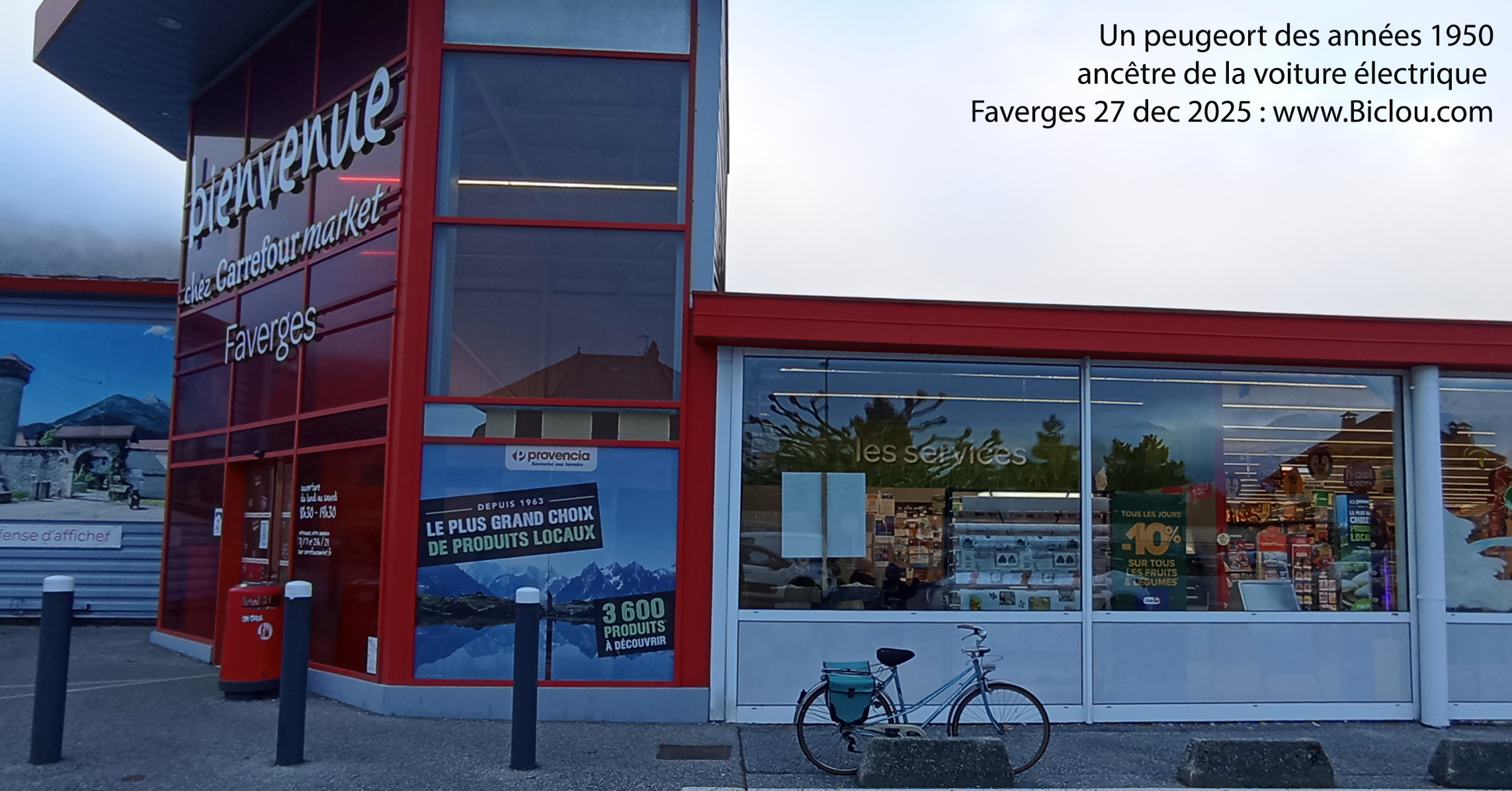 velo-sacoches-bleues-carrefour-faverges-velotaff-mame-brassod