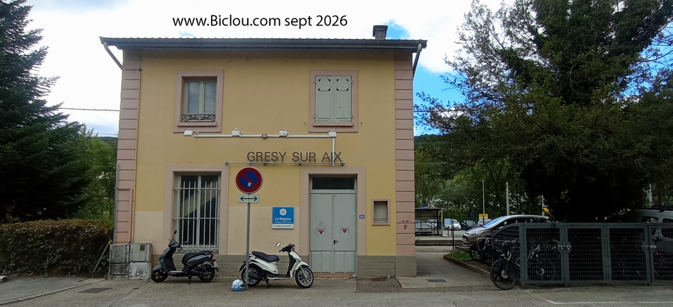 gare-de-gresy-sur-aix-ou-tous-les-tains-stoppent-meme-le-tgv-repere-voie-verte-dessous