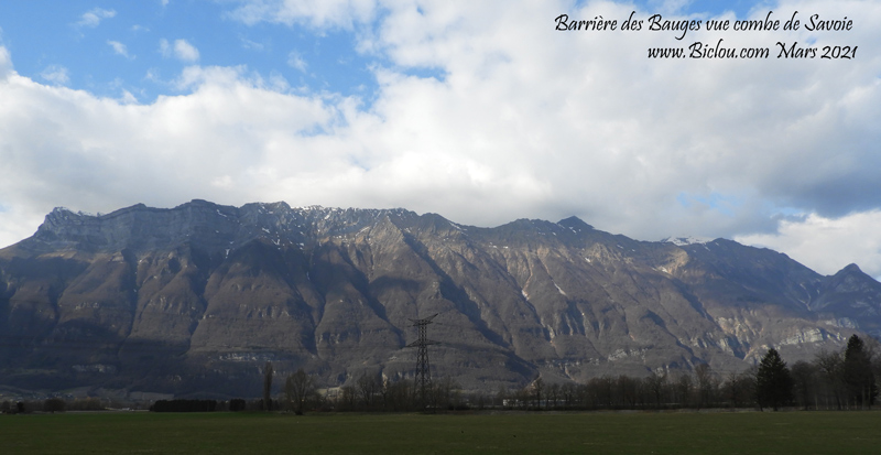 Barriere-des-Bauges-vue-de-combe-de-Savoietitle=Barriere-des-Bauges-vue-de-combe-de-Savoie