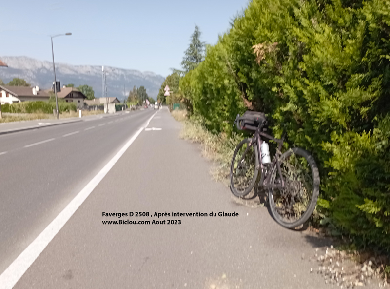Claudio-debroussaille-piste-cyclable-faverges-D-2508title=Claudio-debroussaille-piste-cyclable-faverges-D-2508