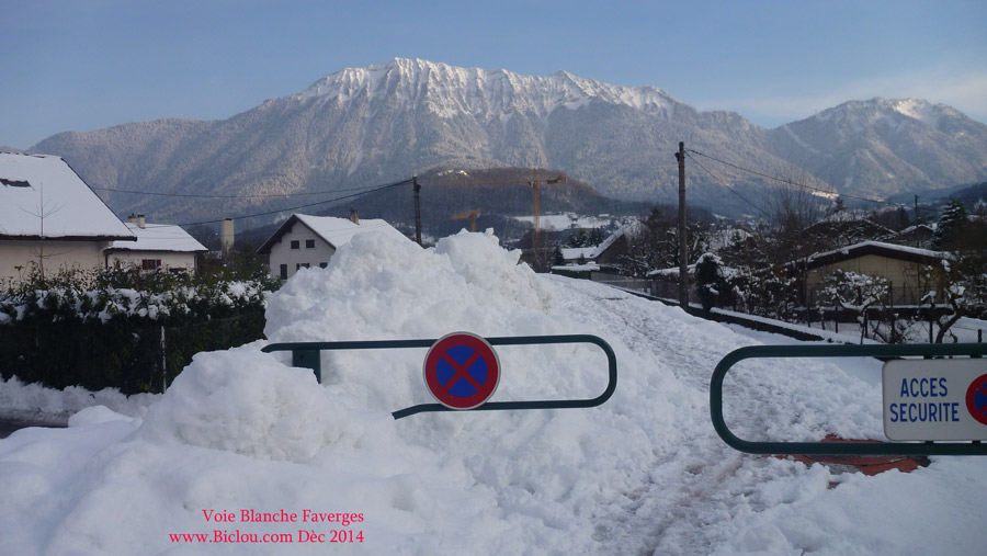 piste-cyclable-faverges-stockage-neige-2014