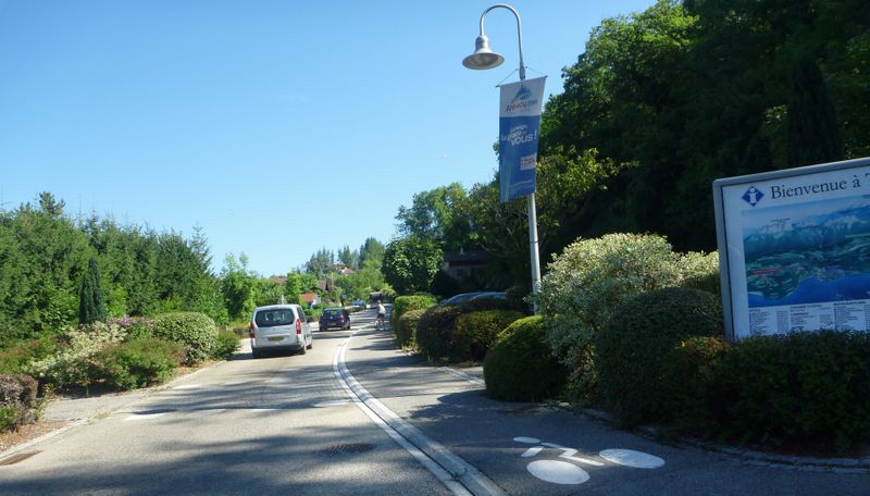 Bande cyclable de la c�te de Talloires