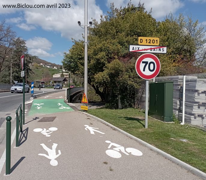 Voie dite verte à Grésy sur Aix, en venant de Aix les bains, drôle de connection ! 