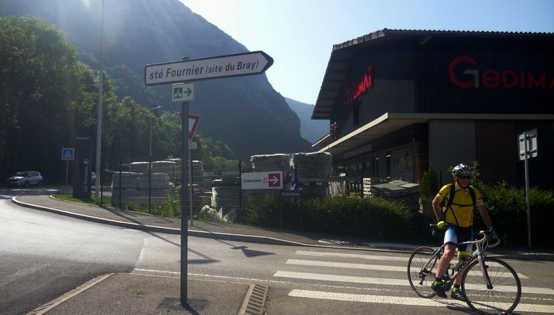 Peu avant Thônes, balisage vélos